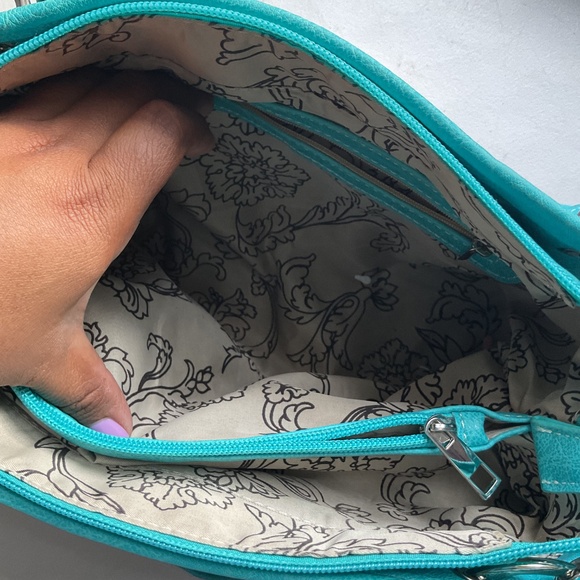 Western Style Camouflage Cross Studded Handbag - Picture 7 of 15